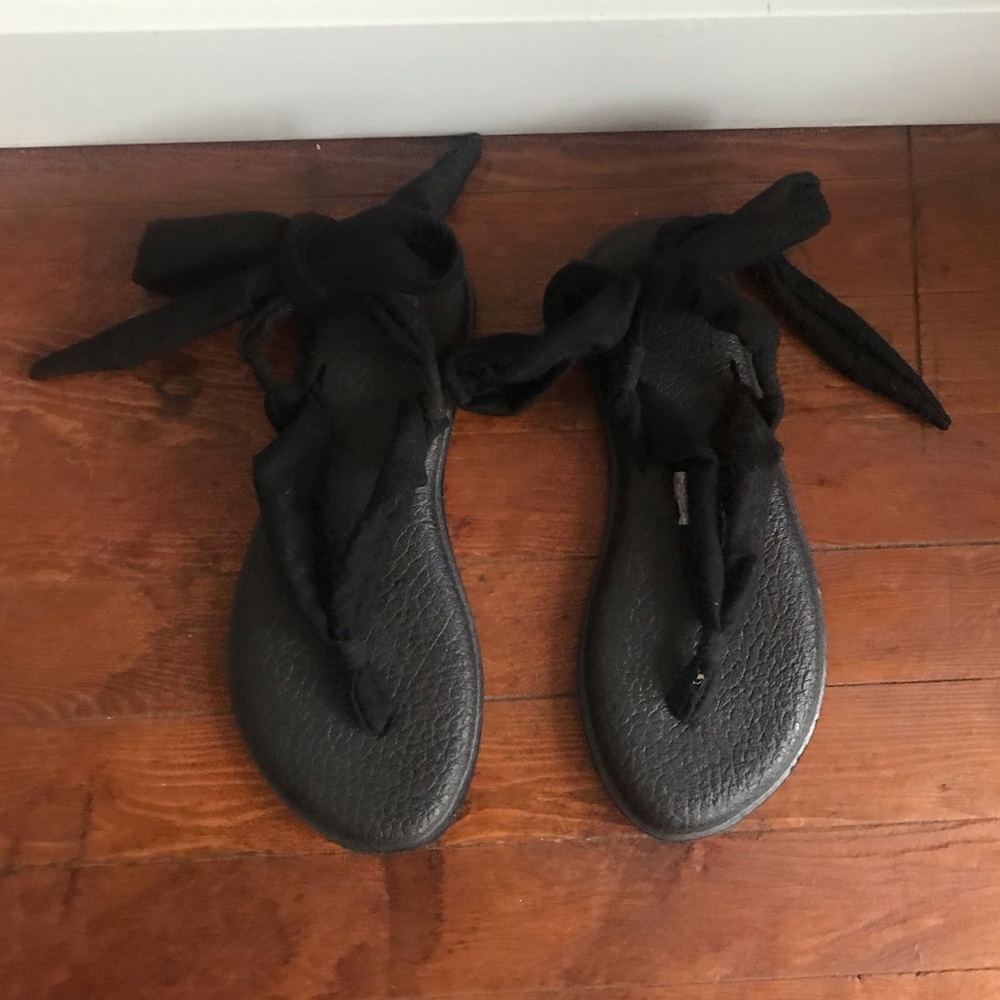 SANUK ANKLE WRAP SANDALS